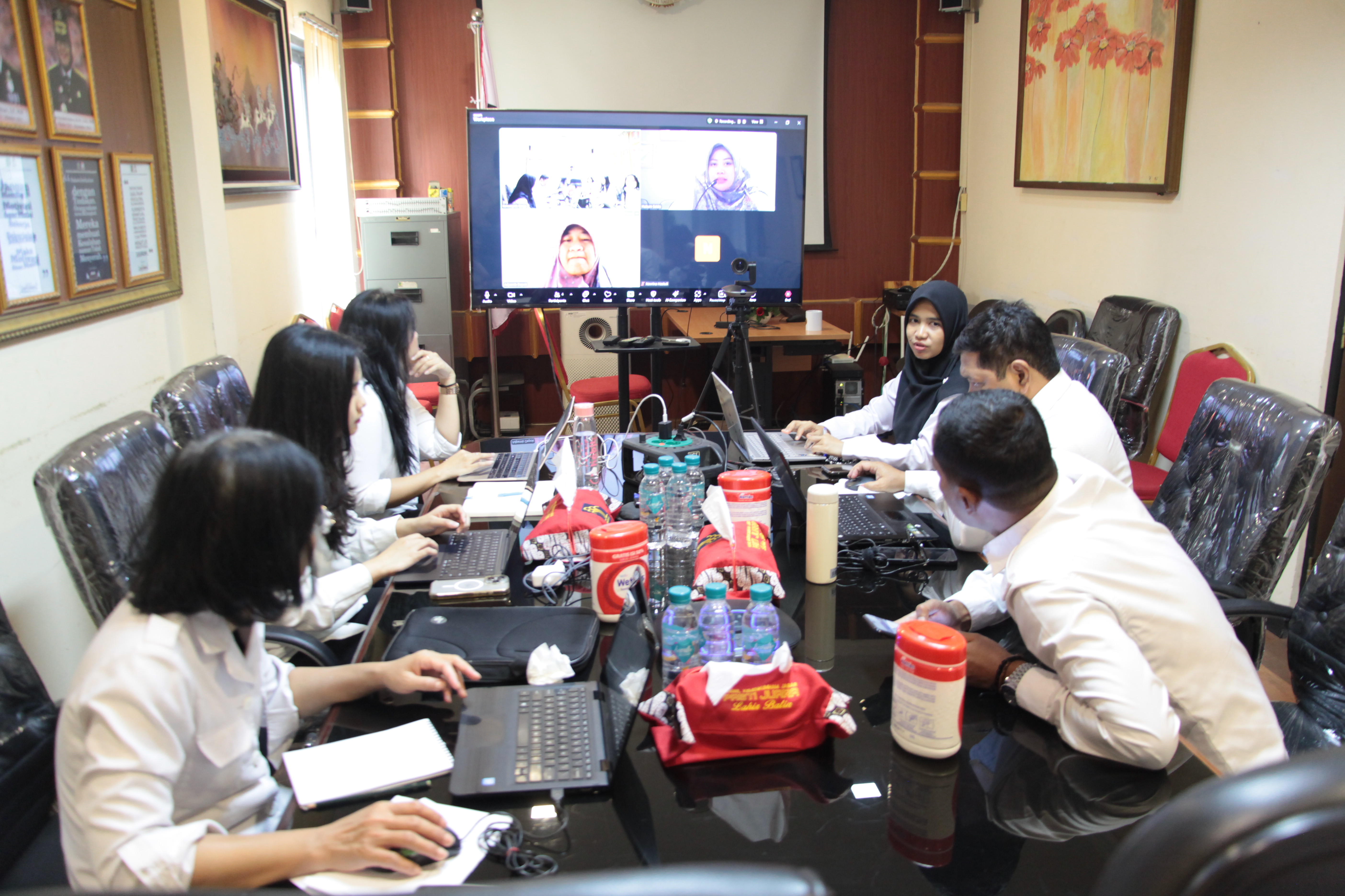 Dari Landasan Yuridis hingga Teknis Penggunaan Anggaran, Kemenkum Jabar Soroti Detail Raperwal Penyediaan Bahan Bakar Minyak